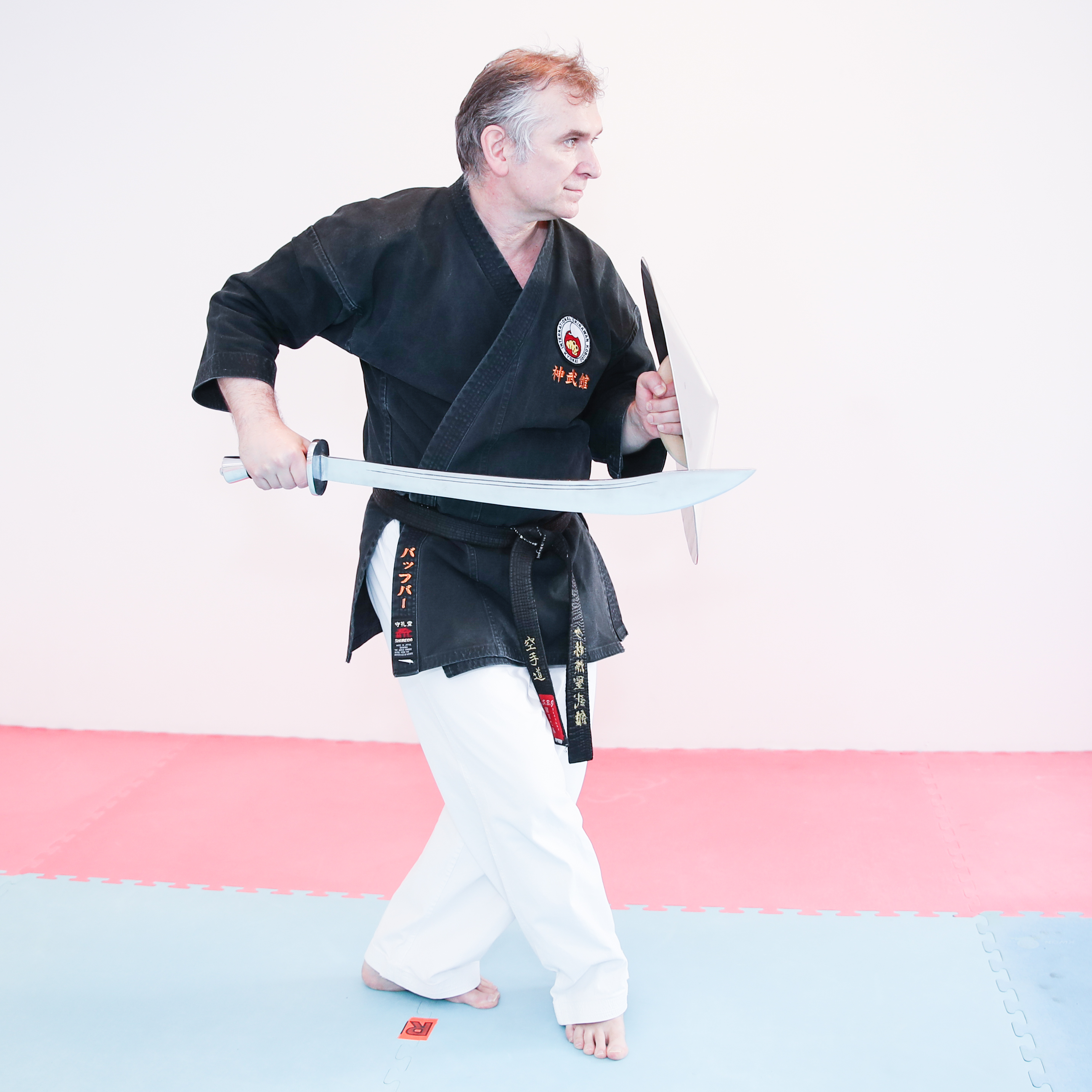 Tinbe und Banto - traditionelle Waffenkunst Tinbe und Banto - traditionelle Waffenkunst